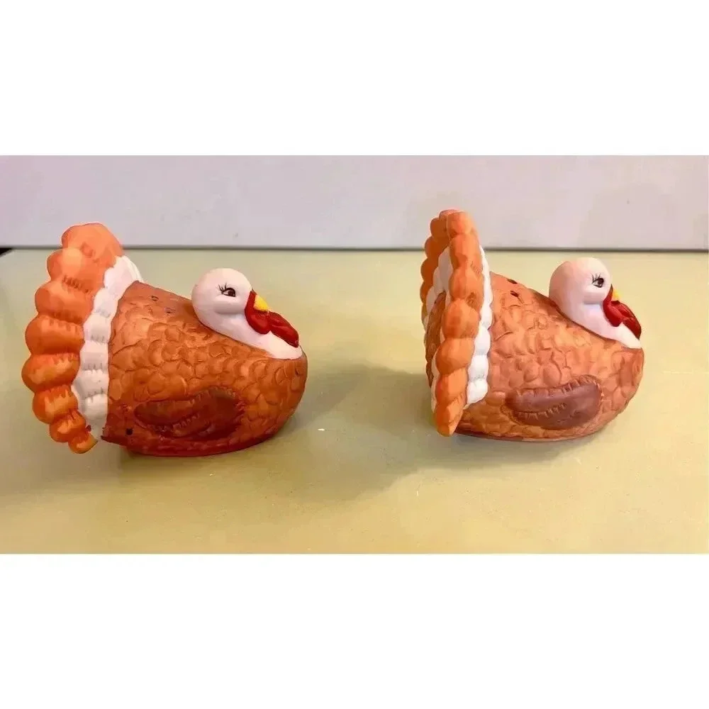 House of Lloyd Thanksgiving turkey ceramic salt and pepper shakers signed‎ 1989